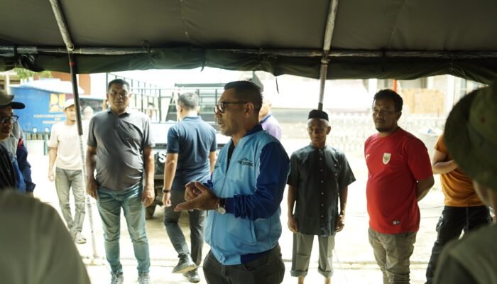 HT Ibrahim Salurkan Bantuan untuk Korban Banjir di Pidie