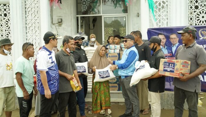 Kunjungi Pidie Jaya, HT Ibrahim Salurkan Bantuan untuk Korban Banjir