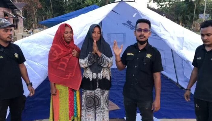 SAPA Salurkan 225 Botol Madu untuk Anak-anak Terdampak Banjir di Aceh