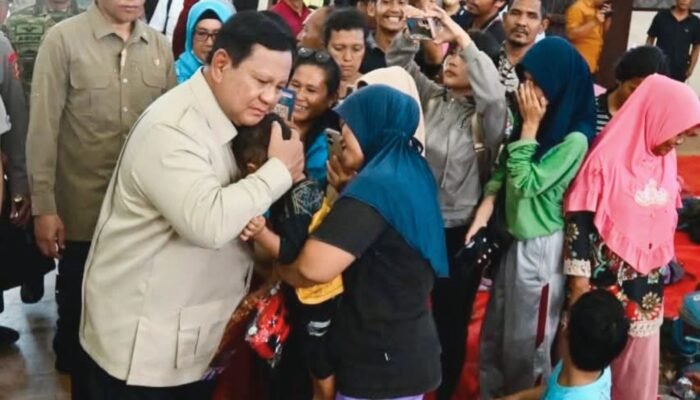Presiden Prabowo Tinjau Korban Banjir di Tapanuli Tengah