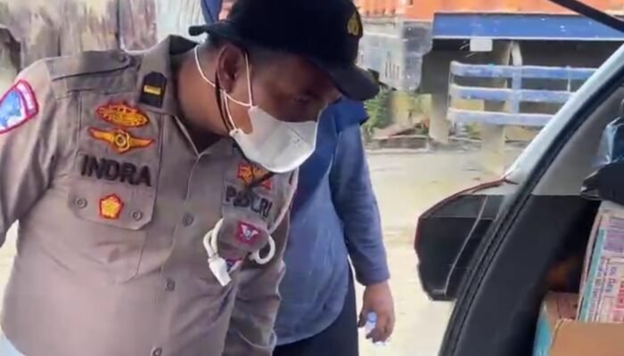 Satlantas Aceh Tamiang Salurkan Bantuan untuk Warga Terdampak Banjir