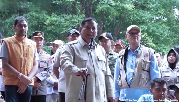 Di Hadapan Korban Bencana Aceh, Prabowo: Kami Tak Punya Tongkat Nabi Musa