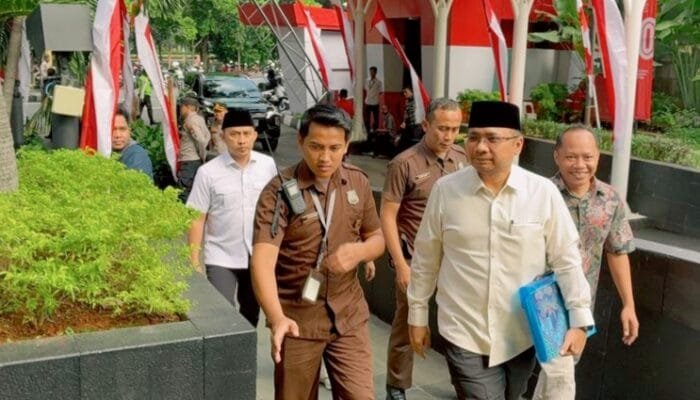 Apa yang Ditakuti? KPK Tak Kunjung Tetapkan Tersangka Kasus Kuota Haji