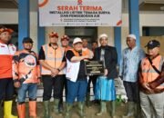 Sekjen PKS Resmikan Instalasi Air Bersih dan Listrik Tenaga Surya Pascabanjir di Aceh Tamiang