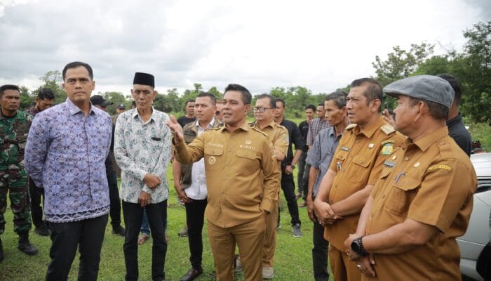 Bupati Aceh Besar dan Rombongan Kemendagri Tinjau Lokasi Calon Ibu Kota Kecamatan Baru Seulawah Agam