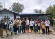 Menembus Medan Ekstrem, Tim EMT Dinkes Aceh Layani Penyintas Banjir di Kampung Terisolasi