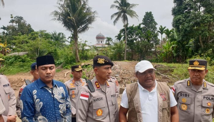 Kapolda Aceh Datang dengan Helikopter, Tinjau Langsung Jembatan Putus di Jeunieb