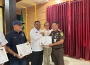 PWI Aceh Besar Terima Penghargaan Kejari