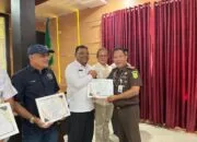 PWI Aceh Besar Terima Penghargaan Kejari
