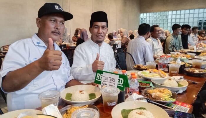 Haru Pelepasan Dua Pegawai Teknik TVRI Aceh yang Purna Bhakti dalam Momen Buka Puasa Bersama