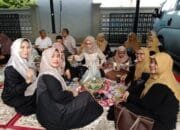 Nasi Tumpeng Warnai Kebersamaan Nakes Puskesmas Lhoknga Saat Berbuka Puasa