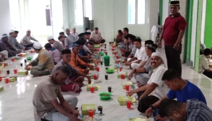 Warga Perumahan Permata Puni Bangun Kekompakan Melalui Buka Puasa Bersama