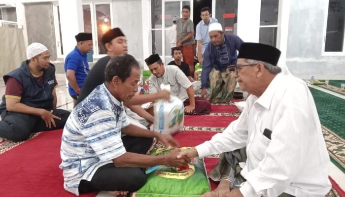 Warga Gampong Leu Ue Mulai Tunaikan Zakat Fitrah, Distribusi Dipercepat