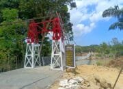 TNI dan Warga Rampungkan Pembangunan Jembatan Perintis Meunasah Krueng Bireuen