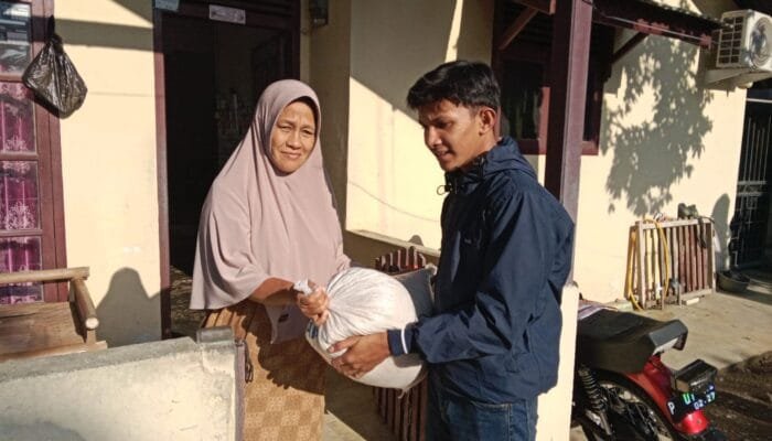 Gampong Leu Ue Distribusikan Zakat Fitrah Idul Fitri 1447 H