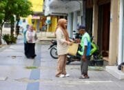 Kak Na Keliling Kota Berbagi Daging Meugang