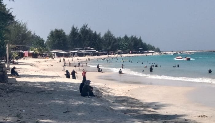 Geliat Wisata di Pantai Lampuuk Aceh Besar saat Idul Fitri 1447 H