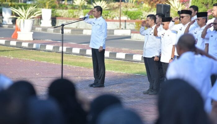 Sekda Aceh Pimpin Apel Perdana Pasca Idul Fitri, Ajak ASN Tingkatkan Kinerja dan Disiplin