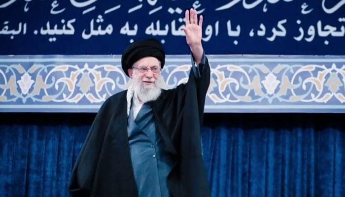 Pemimpin Tertinggi Iran Ayatollah Ali Khamenei Tewas dalam Serangan Gabungan AS–Israel