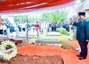 Presiden Prabowo Pimpin Upacara Pemakaman Try Sutrisno di TMPNU Kalibata