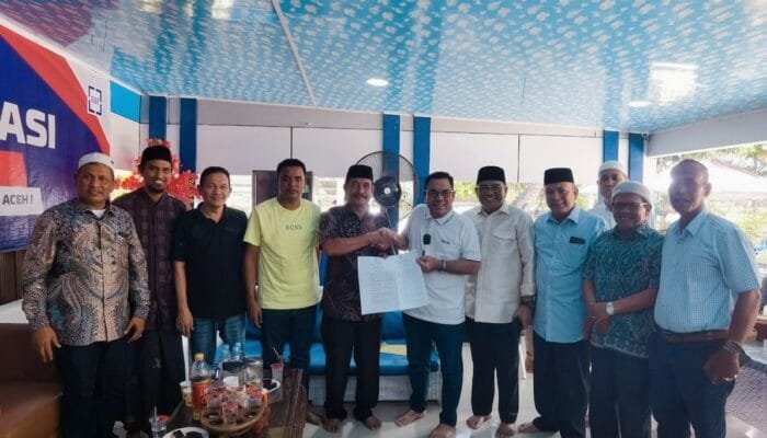 Panitia Pemekaran DOB Seuramoe Aceh Menerima SK dari Wakil Bupati Aceh Besar