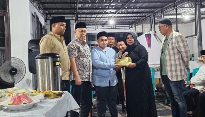 PWI Pusat Serahkan Uang Duka untuk Keluarga Almarhum Zulmansyah Sekedang