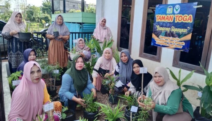 Tim Pembina Kesehatan Tradisional Puskesmas Darul Imarah Tinjau Kader ASMAN TOGA Leu Ue