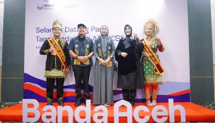 Rapai dan Timphan Sambut Wali Kota se-Sumatera di Banda Aceh