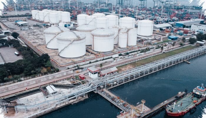 Uni Eropa Keluarkan Paket Sanksi ke-20 untuk Rusia, Terminal Minyak di Indonesia Ikut Terdampak