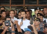 Unjuk Rasa Terkait Pergub JKA Berakhir Ricuh: Enam Mahasiswa Diamankan, Dua Dibawa ke RS Bhayangkara