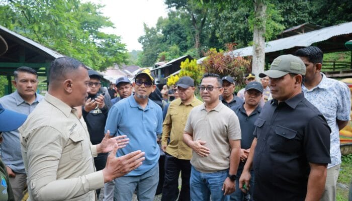 Bupati Aceh Besar dan Anggota DPR RI Tinjau Lokasi Pembangunan SPAM Regional di Leupung