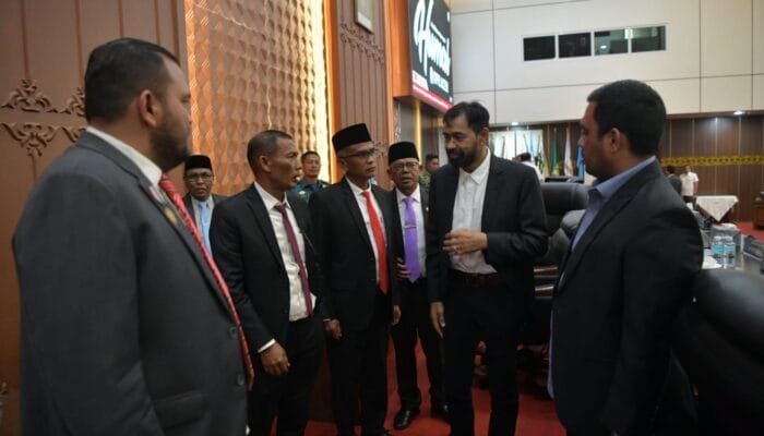 Gubernur Aceh Hadiri Paripurna DPRA terkait Penyampaian Rekomendasi LKPJ 2025