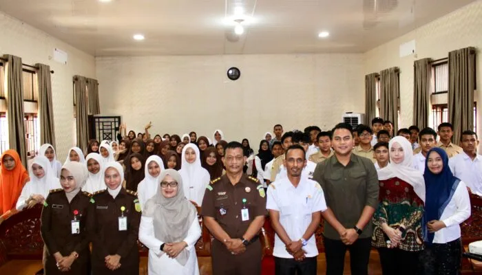 Jaksa Masuk Sekolah di Aceh Timur, Kejati Aceh Bekali Pelajar Waspadai Bullying dan Judi Online