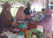 Jelang Idul Adha, Pedagang Pasar Mini Gampong Leu Ue Dapat Suntikan Modal Usaha dari BUMDesma Darul Imarah