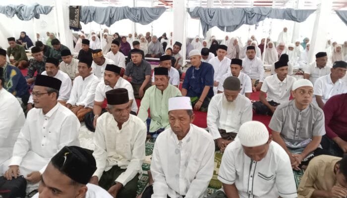 Jamaah Shalat Idul Adha Gampong Leu Ue Khusyuk Dengarkan Ceramah Tgk Rahmatullah MZ