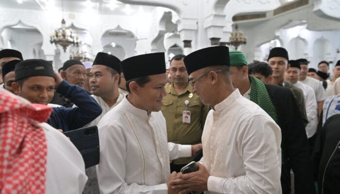 Wagub Aceh Salat Idul Adha di Masjid Raya Baiturrahman, Ribuan Jamaah Padati Pelataran Masjid
