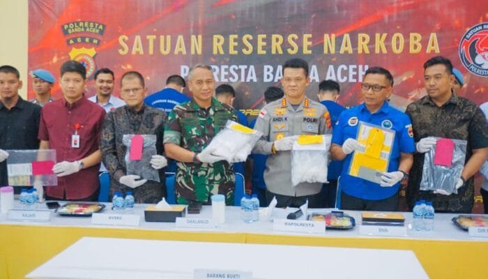 Polisi Gagalkan Penyelundupan 4 Kg Sabu Tujuan Jakarta dan Kendari