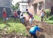 Antisipasi Genangan Air di Komplek Perumahan Kesehatan, Warga Leu Ue Gelar Gotong Royong