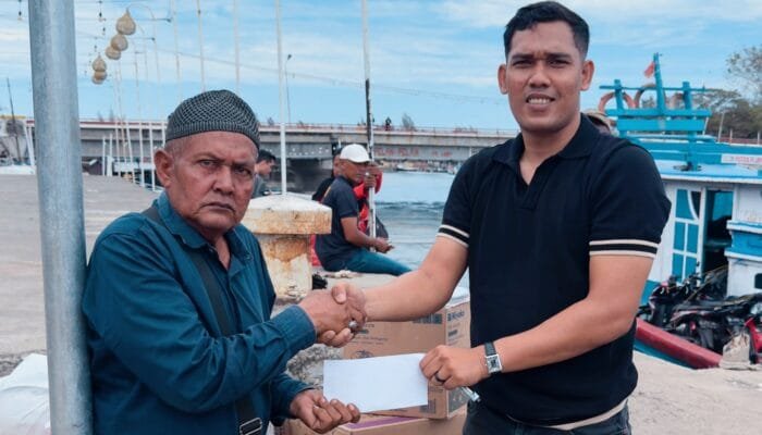 Korban Kebakaran Pulo Aceh Dapat Bantuan Gerindra, Fadhlullah Sampaikan Doa dan Dukungan