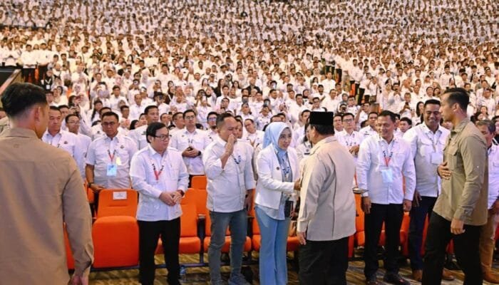 Prabowo Perintahkan Pengawasan Ketat MBG, Tegaskan Tak Ada Ampun bagi Koruptor