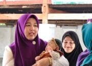 Ketua TP PKK Aceh Besar Kunjungi Posyandu Gampong Ajuen, Dorong Peningkatan Layanan Kesehatan Ibu dan Anak