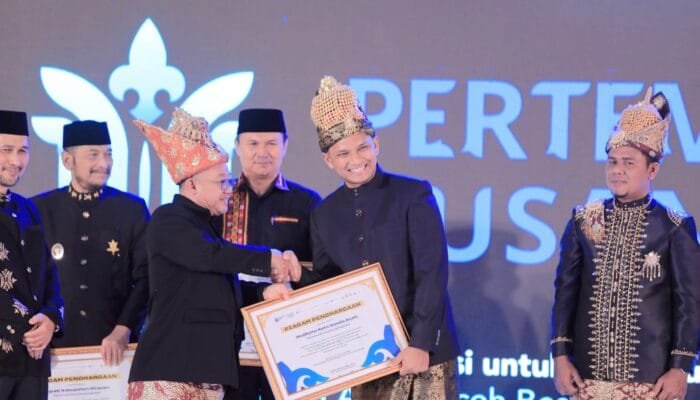 Pemko Banda Aceh Raih Anugerah Cakrawala Penyair Nusantara