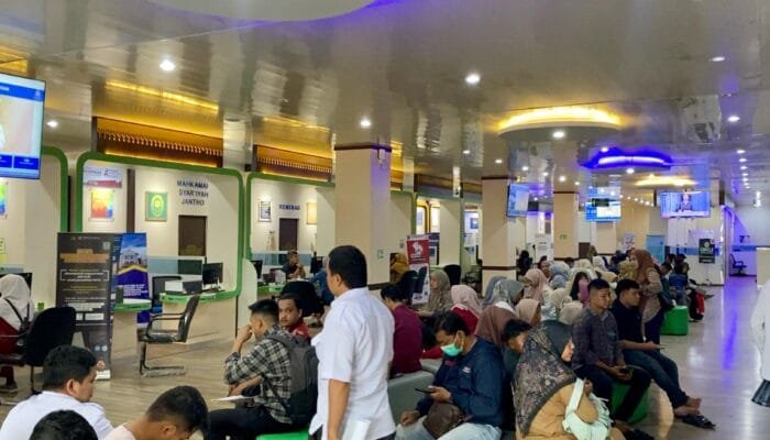 Ribuan Warga Mengurus Administrasi Kependudukan di MPP Aceh Besar