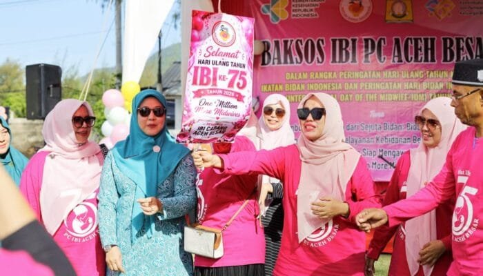 Ketua TP PKK Aceh Besar Ajak Bidan Perkuat Peran Wujudkan Keluarga Sehat dan Berkualitas.