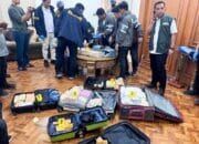 Polisi Bongkar Brankas Berisi Miliaran Rupiah dan 74 Kg Emas Batangan