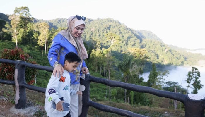 Kak Ana Nikmati Panorama Negeri Atas Awan di Kilonam Geumpang Pidie