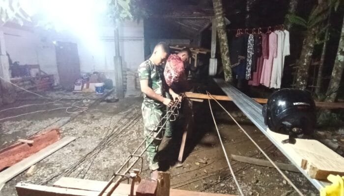 Satgas TMMD ke-129 Kerja hingga Tengah Malam Bangun Tower Air untuk Warga Labuhanhaji Timur