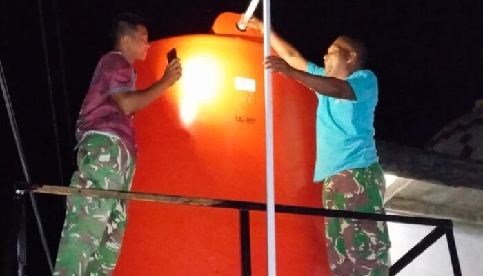 Lembur hingga Larut Malam, Satgas TMMD 129 Pastikan Air Bersih Masjid Paya Pelumat Mengalir