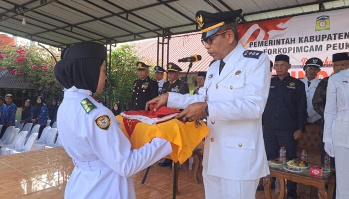 Camat Salamuddin Pimpin Upacara HUT Ke-81 RI di Peukan Bada