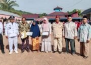 Gampong Leu Ue Anugerahi Dua Tokoh sebagai Pahlawan Pembangunan dan Pendidikan